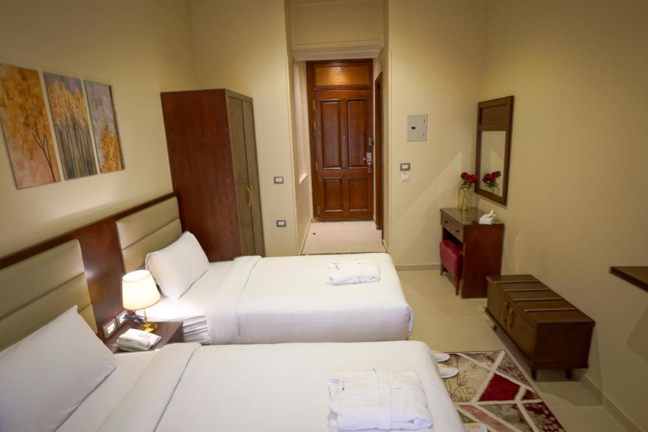 Savoy Hotel Elminya Экстерьер фото
