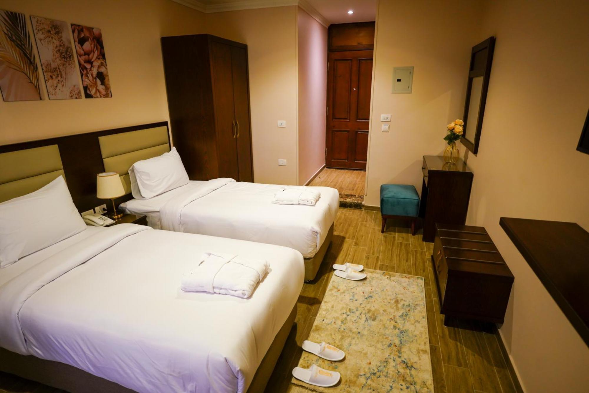 Savoy Hotel Elminya Номер фото